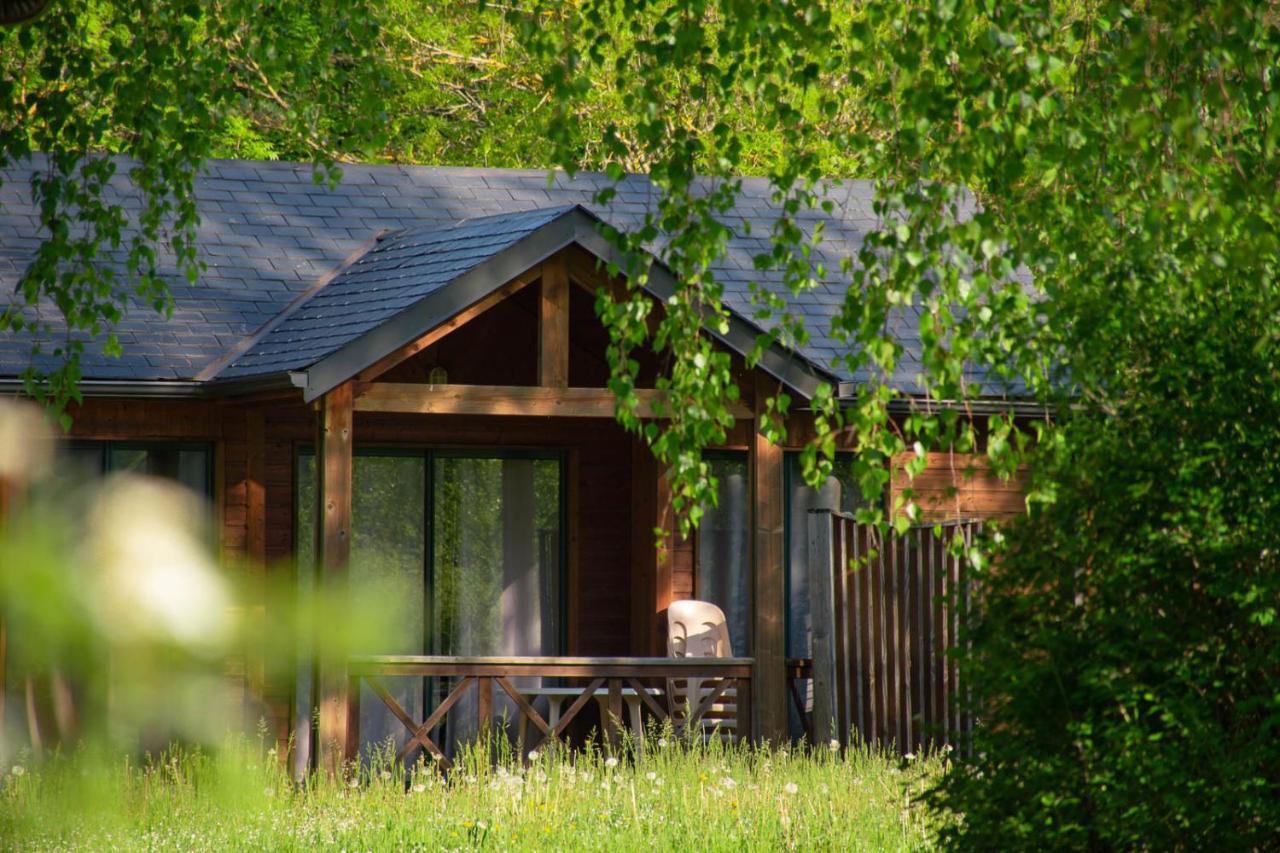 Les Chalets De Booz Saint-Germain-du-Teil ภายนอก รูปภาพ