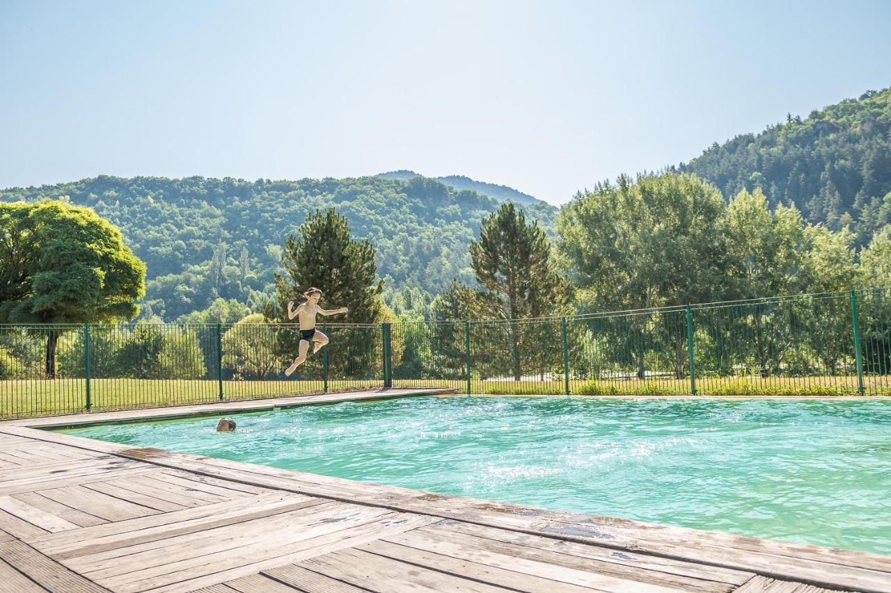 Les Chalets De Booz Saint-Germain-du-Teil ภายนอก รูปภาพ