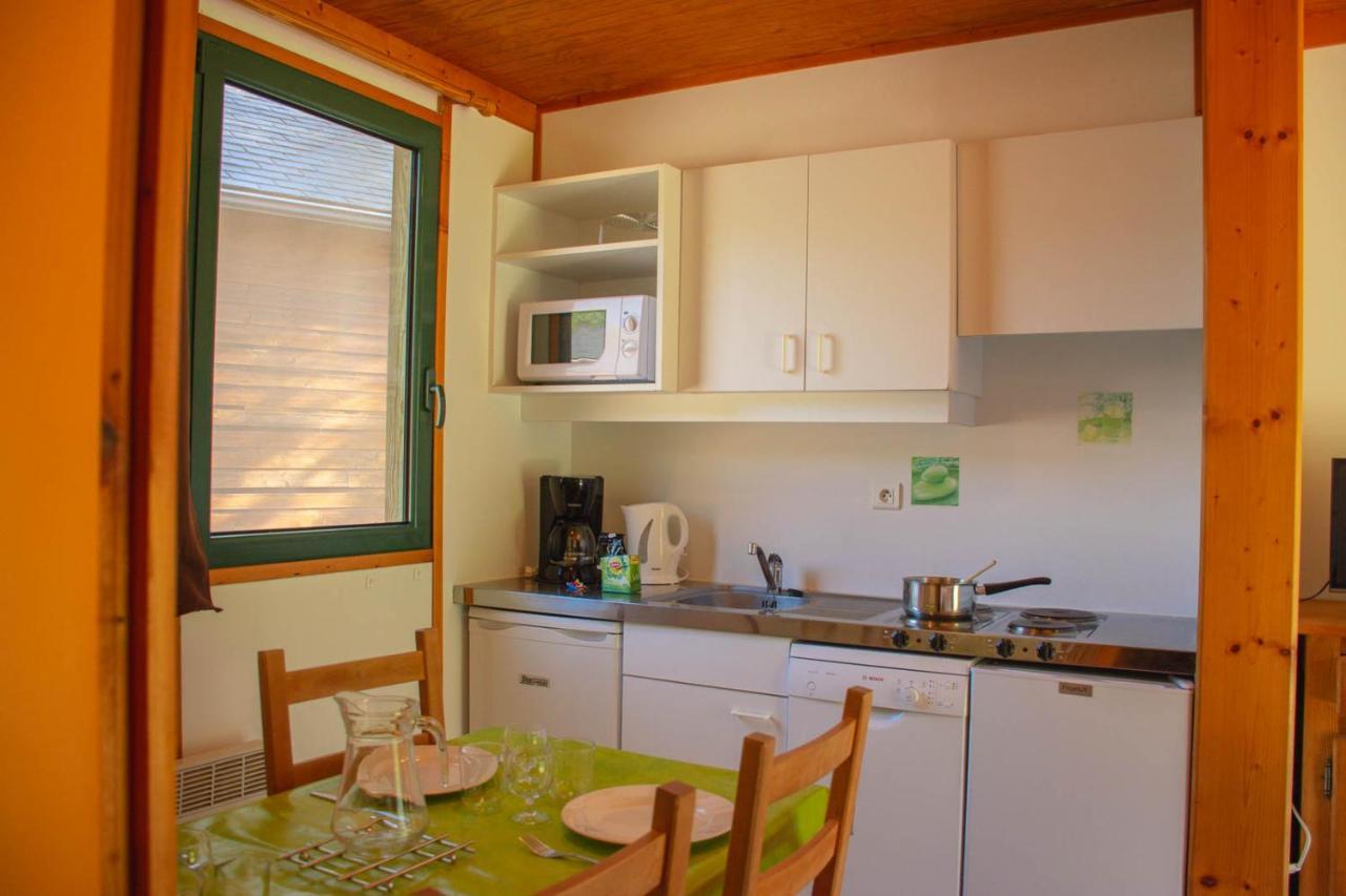 Les Chalets De Booz Saint-Germain-du-Teil ภายนอก รูปภาพ