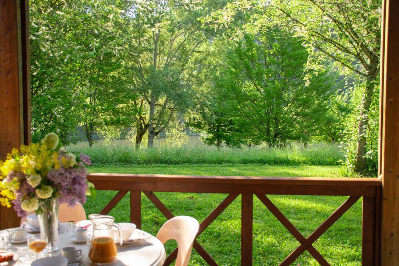 Les Chalets De Booz Saint-Germain-du-Teil ภายนอก รูปภาพ