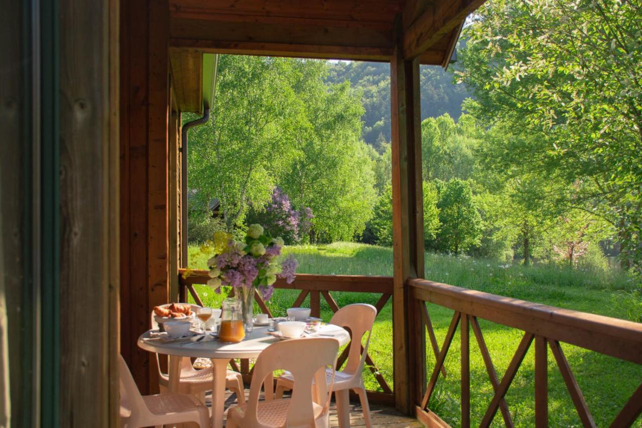 Les Chalets De Booz Saint-Germain-du-Teil ภายนอก รูปภาพ