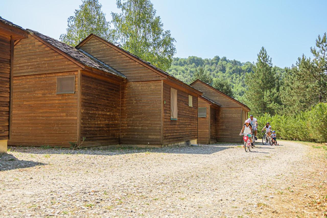 Les Chalets De Booz Saint-Germain-du-Teil ภายนอก รูปภาพ