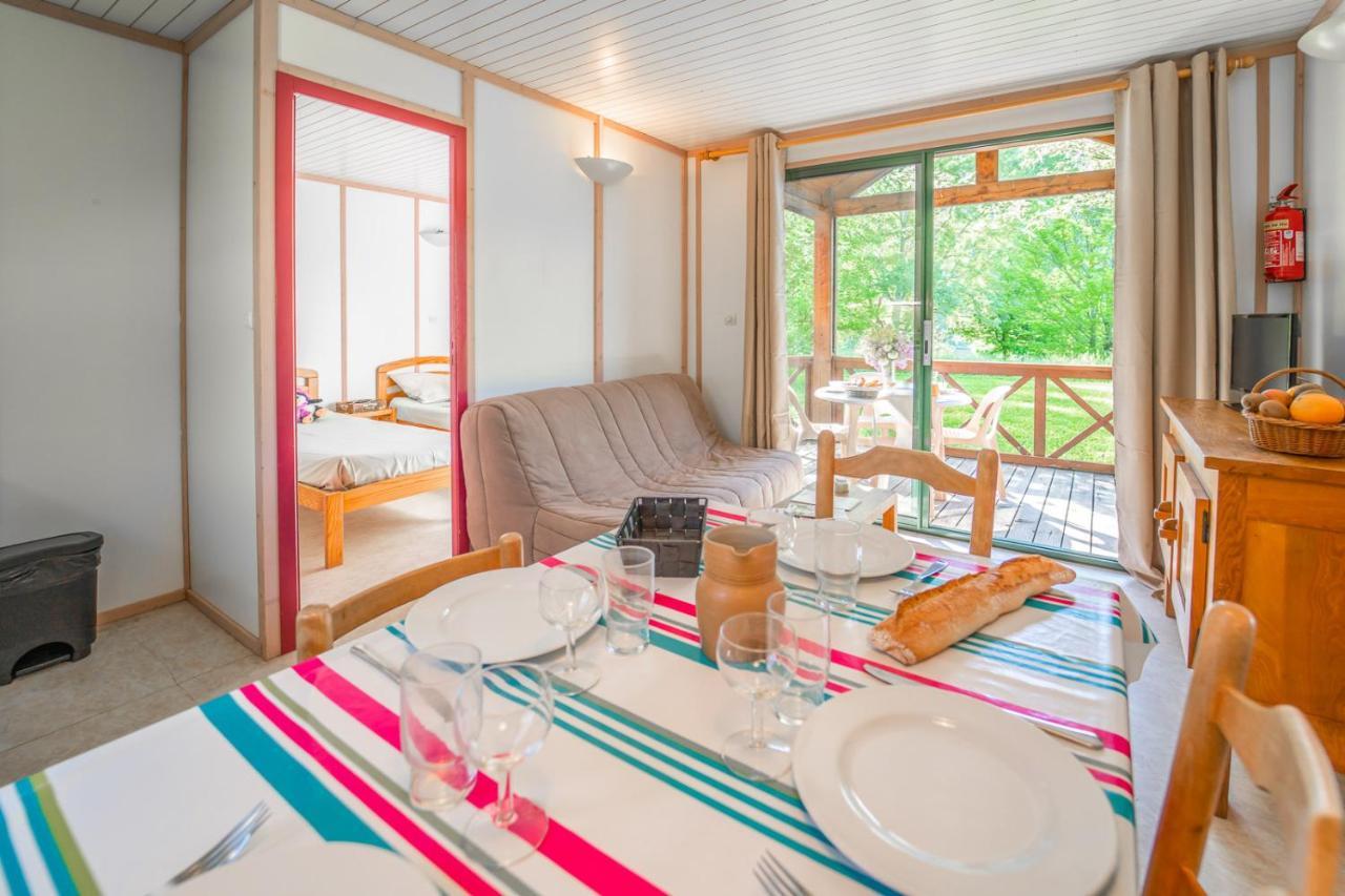 Les Chalets De Booz Saint-Germain-du-Teil ภายนอก รูปภาพ
