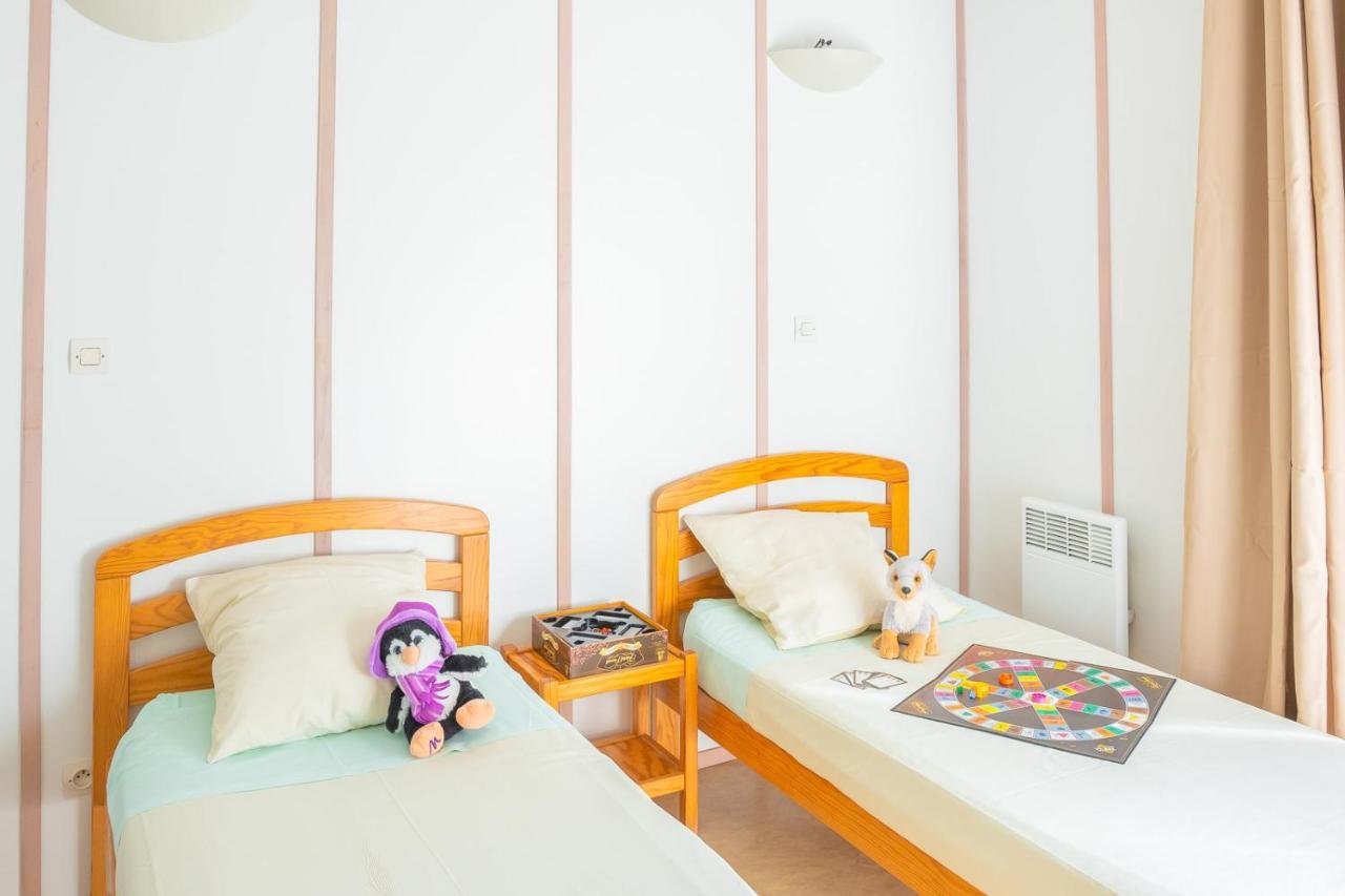 Les Chalets De Booz Saint-Germain-du-Teil ภายนอก รูปภาพ