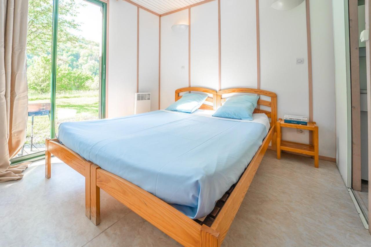 Les Chalets De Booz Saint-Germain-du-Teil ภายนอก รูปภาพ